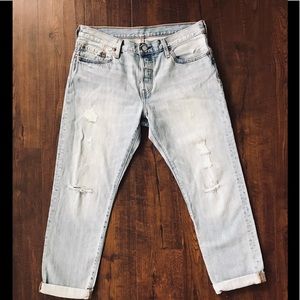 Levis 501 ripped jeans